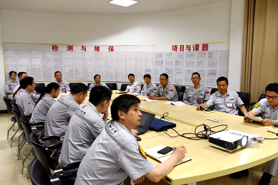 C:\Users\liangxq\Desktop\“三個報告”剛露面，鍛造廠員工為何討論的既熱烈又激烈？\鍛造廠分組討論公司黨代會報告現(xiàn)場7.jpg